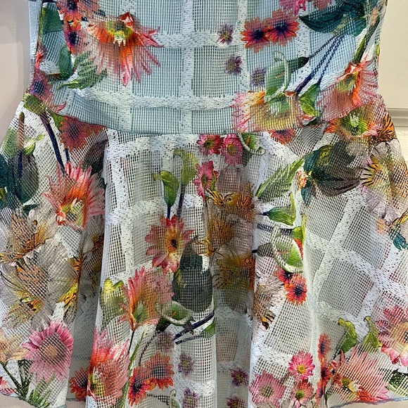 Womens top - Picture 2 of 4